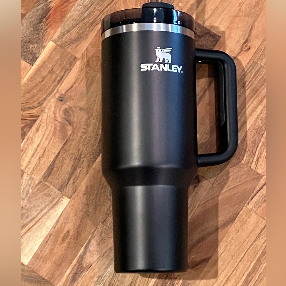 Stanley 40oz Tumbler Black Glossy Smooth